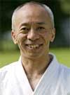 Хайато ОСАВА (Hayato Osawa) Родился в 1951 г. Сын известного мастера Хомбу Додзе Кисабуро ОСАВЫ, ученика О-сэнсея, который потом долгое время был старшим - osawa1