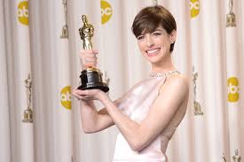 Anne hathaway les mis hair. Anne Hathaway Was Miserable When She Won Her Oscar I Tried To Preten Vanity Fair