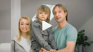 музыка из рекламы ланком с джулией робертс 2018 скачать Kak Syn Rudkovskoj I Plyushenko Snimalsya V Reklame I Pochemu Follovery Hotyat Ego Spasti