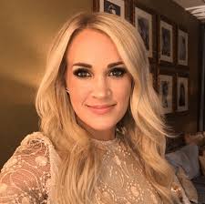 Carrie Underwood shows facial scar that needed 40 stitches in latest selfie  | Goss.ie