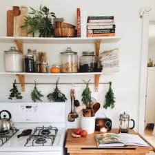 8 Tips Merapikan Rumah Dengan Rak Dinding Minimalis