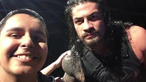 AMAZING WWE LIVE REACTIONS! MEETING ROMAN REIGNS! GETTING AUTOGRAPHS!