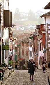 Saint Jean Pied De Port Pyrenees Atlantiques France Pays Basque Paysage France Visiter Biarritz
