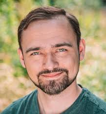 Who got to witness the legendary Sean Pertwee at his panel? Share your  photographs and autographs of his below ⬇️