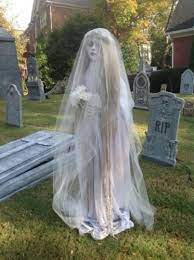 Find amazing designs whatever the occasion! 20 Fun Outdoor Halloween Decorations Ideas For Your Home Scary Halloween Decorations Outdoor Scary Halloween Decorations Diy Halloween Decorations Diy Outdoor