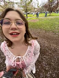 IM CRYING DW TWIN I CAN HELP YOU JAZZ UP THAT WARDROBE !!!!