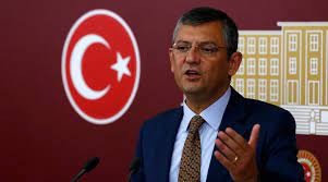 Dönem manisa milletvekili, chp grup başkanveki̇li̇. Meclis Te Yumruklu Saldiriya Ugrayan Chp Li Ozel Chp Sizden Korkmayacak