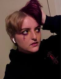 Catherine Raine's Instagram, Twitter & Facebook