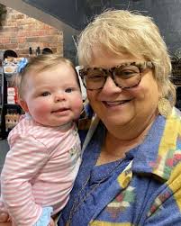 Proud mom celebrates daughter's 5-year business anniversary