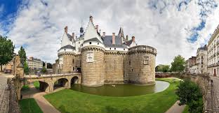 Die stadt in 2 stunden. Chateau Des Ducs De Bretagne Residenz Der Franzosischen Konige Ferienhaus Bretagne