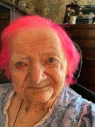 Winnie Kelley's Instagram, Twitter & Facebook