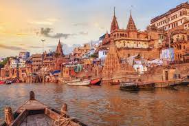 Lưới được giăng ở bờ sông hằng, đoạn giáp ranh giữa bihar và uttar pradesh. Rong Ruá»•i Varanasi Thanh Phá»' Tam Linh Ben Bá» Song Háº±ng