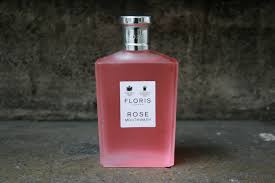 Base notes are musk, tobacco, oakmoss, cedar and amber. Floris Mouthwash Rawhorror Flickr