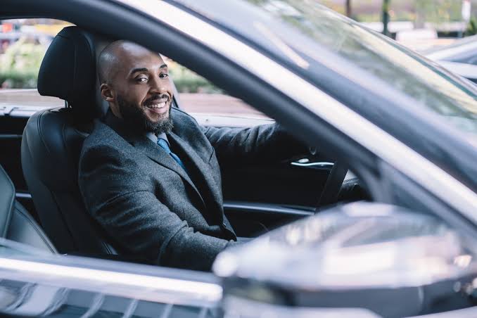 Why you should hire a chauffeur instead of driving on your own? - Vehitra  World