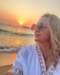 Me Pusiste Los Cuernos! Hola a todos, mis amigos, familia y seguidores con  un gusto enorme, les comparto mi nuevo sencillo “Me Pusiste los Cuernos” de  la autoría del Señor Compositor César