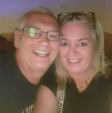 Is it normal to have osteoarthritis issues down one side. I have shoulder,  elbow, hip and knee