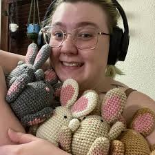 Kira Petty's Instagram, Twitter & Facebook