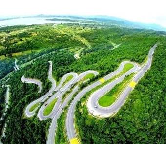 The iconic hairpin loops of Patratu Valley, AI generated