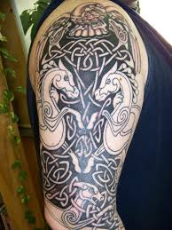 These designs mimic the currents of the sea and sometimes incorporate sea animals, like sharks and whales. Pin By Ivano On Pour Le Corps Celtic Tribal Tattoos Celtic Sleeve Tattoos Scottish Tattoos