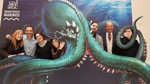 This terrible beast would be a subject of many legends and lore that circulated for centuries on the seven seas. Foto Con El Kraken Picture Of Historical And Numismatic Museum Hector Carlos Janson Buenos Aires Tripadvisor