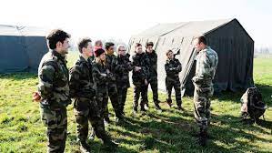 Maybe you would like to learn more about one of these? Les Stages Dans L Armee Tendance En Vogue Dans Les Ecoles De Commerce Le Figaro Etudiant