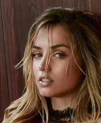 Anadearmas Memes and Images