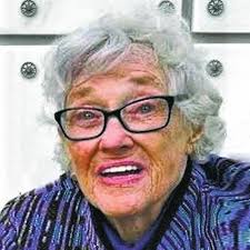 Dorothy Marsh's Instagram, Twitter & Facebook