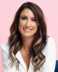 Mandy Morris's Instagram, Twitter & Facebook