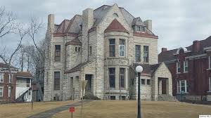 601 Spring St Quincy Il 62301 Zillow Mansions Abandoned Mansion For Sale Old House Design