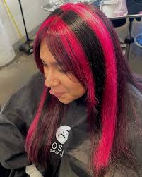 I have absolutely been loving the result of these stripey highlights I've  been doing recently, especially with this gorgeous pink for Denise!! 🩷