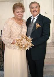 Están divido por categorías en nuestro menú o puedes filtrarlo aquí mismo. Vestidos Para Bodas De Oro 50 Anos Buscar Con Google Vestidos Bodas De Oro Bodas De Oro Aniversario De Bodas 50