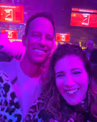 Actual evidence that we don't just write scripts in LA — sometimes it's  books. Which are sometimes about scripts and LA 🎬🍿🤩🤣😎 At  @iamjasonfelts launch party (dress code: bathrobes) last night for