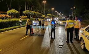 Meanwhile, the enchanced mco (emco) will be enforced at kampung tanjung batu keramat, kota belud in sabah and three localities in muadzam shah, pahang, namely ladang leepang, ladang. 80 Arrested In Sarawak In Last 24 Hours For Defying Mco Borneo Post Online