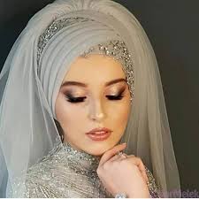 2020 Sezonunun En Ozel 30 Turban Modeli 2020 Siyah Kadin Sac Modelleri Sac Stilleri Turbanlar