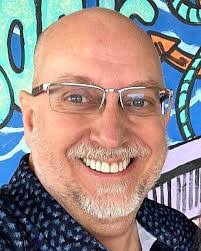 Sandy Linton's Instagram, Twitter & Facebook