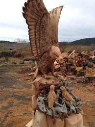 Eagle And Baby Eagles Carved By Ryan Cook Carver Kings Tree Carving Carver Kings Wood Carving Art