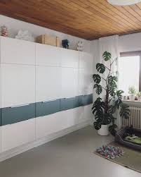 Die weinkisten sind ein gutes baumaterial, das man einfach übereinander stapeln kann. Home Dining Room