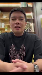 LEADER itu terdiri dari 2 KATA, LEAD yang artinya MEMIMPIN and ER itu KATA  KERJA Mirisnya banyak diluar sana yang ga paham this basic foundation and  claiming they are a LEADER 😭 Lingkungan yang sehat ...