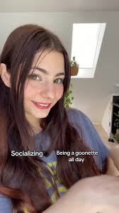 Laci Witton and Hairbrush Girl