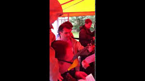 Ich bin sehr glüklich und ich werde auch dich glücklich machen. Guten Morgen In Diesem Haus Zwergentreff Lied 02 07 2011 Youtube