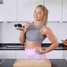 Fit & stark mit sophia: Sophia Thiel Weiterhin Auf Erfolgskurs Das Ist Ihr Nachster Coup