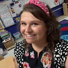 👻🎃 Download this Halloween freebie to help your child communicate during  trick or treating. Comment SPOOKY and we'll send you the link that includes  an AAC handout and low tech visuals like