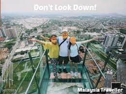 With the telescope provided, you can easily spot the view of the melaka city. The Shore Sky Tower Melaka