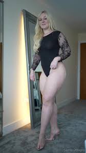 Watch online Sammy Thighs aka sammythighs OnlyFans - Do you like my butt in  this bodysuit when I walk on X-video