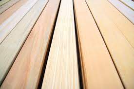 Kayu meranti yang bahasa latinnya mahoni philipina sering kita temui berwarna coklat kemerahan dan tanpa urat (grain), dijual di toko material sebagai papan atau kaso. 6 Jenis Kayu Terbaik Untuk Perabot Furniture Rumah Anda