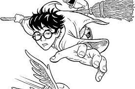Ser harry potter nunca ha sido tarea fácil, menos aún desde que se ha convertido en un ocupadísimo empleado del ministerio de magia, un hombre casado y padre de tres hijos. Coloring Pages Harry Potter Coloring Pages Quidditch
