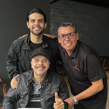 Un honor recibirte en Kumayaka 🙌🐟 Agradecemos de corazón la visita Joel  Elizalde, quien nos regaló un momento especial junto a nuestro chef Rosendo  Rendón. Es un privilegio contar con invitados que