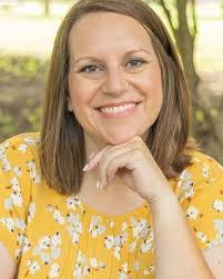 Chantel Weeks's Instagram, Twitter & Facebook