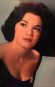 she's an icon she's a legend and she is the moment I mean cmon now