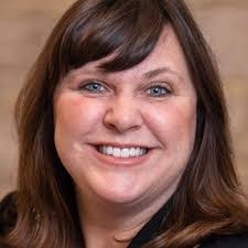 Holly Hess's Instagram, Twitter & Facebook